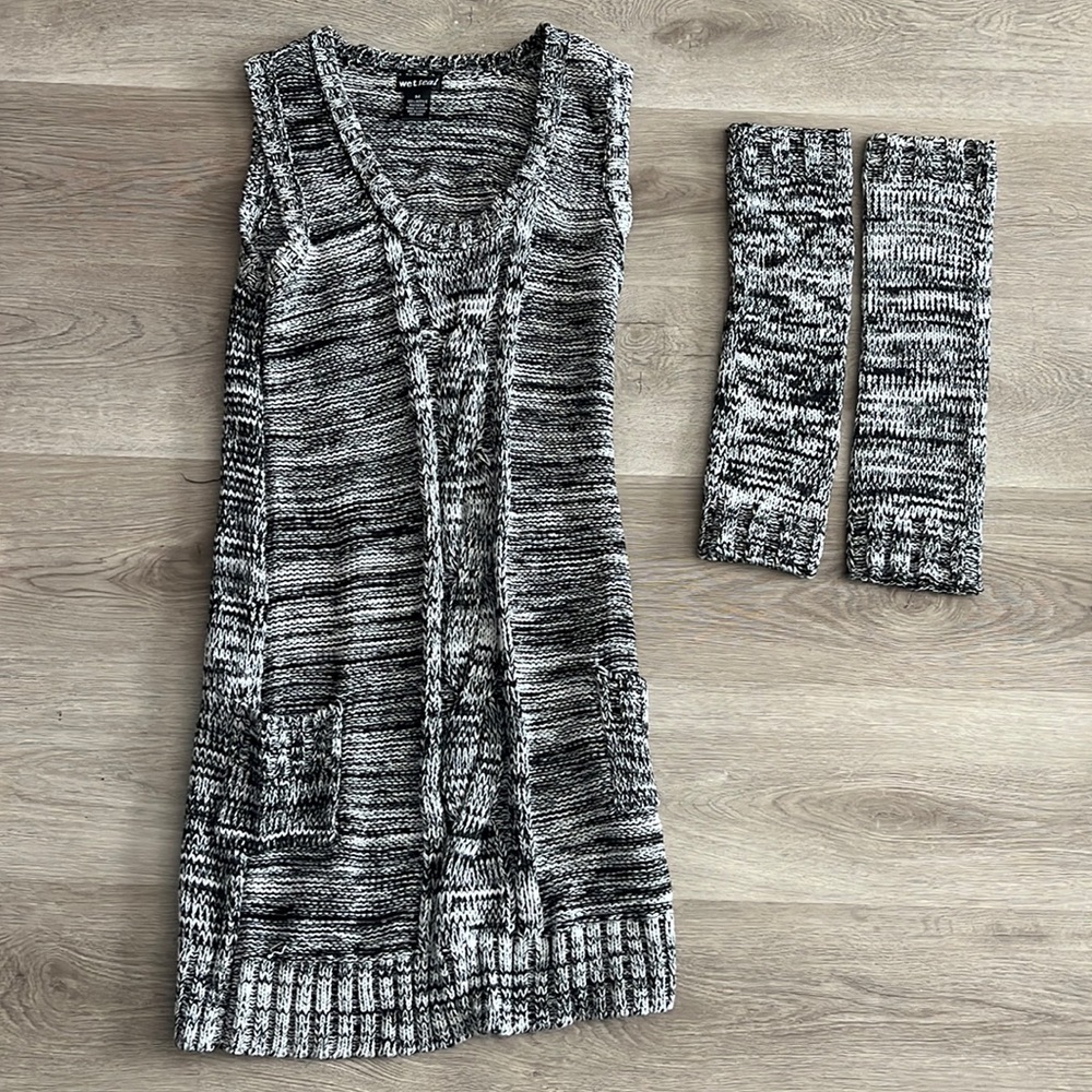 Dress with removable sleeves